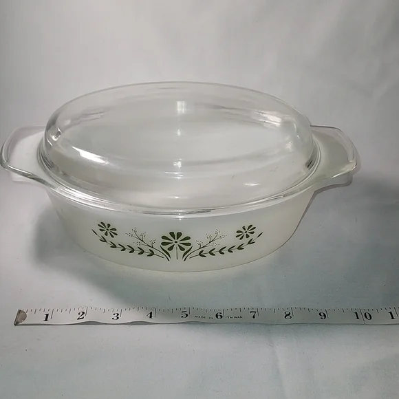 Vintage Green Daisy Casserole GlasBake 3 Quart Dish with Cover
